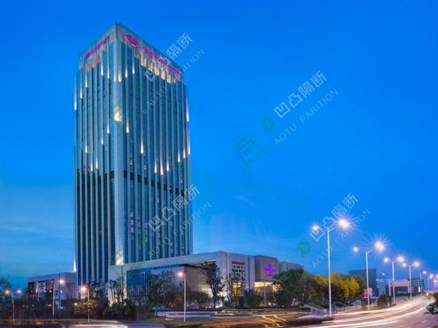 [分享]合肥酒店隔断_安徽凹凸隔断_[承接]合肥皇冠假日酒店隔断工程